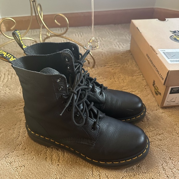 Doc Martens 1460 WOMEN'S PASCAL VIRGINIA LEATHER BOOTS size 9 - Picture 4 of 11